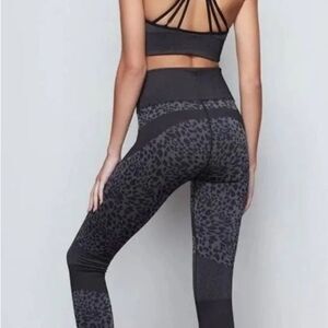Good American black gray animal print leggings 2/3